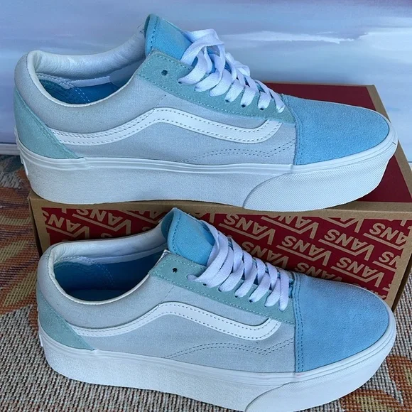 Vans WMNS Old Skool Stackfo
Color Block Blue
VN0009P2BLU
Platforms Sneakers - Picture 2 of 8